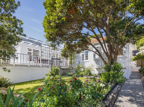 15 Ashleigh Crescent, Miramar