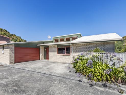 14A Domanski Crescent, Owhiro Bay