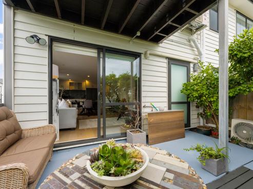 14 Peony Mews, Oteha