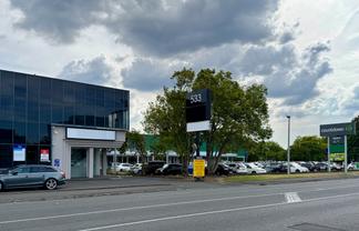 Office Offered with Gross Rental