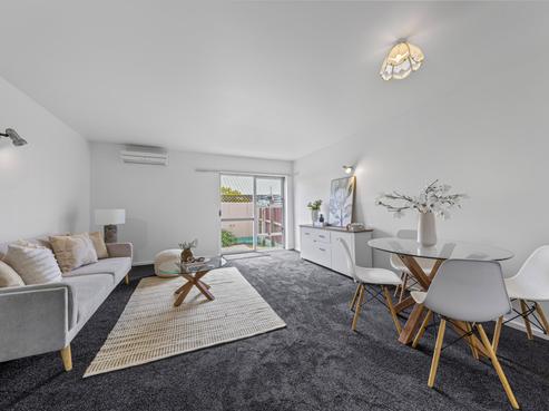 8/17 Geraldine Street, Edgeware