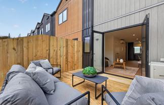 81 Neale Avenue, Stoke