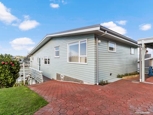 19 Breton Grove, Kingston