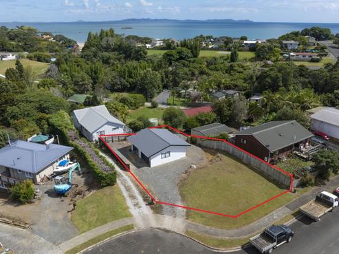 41 Paradise Road, Coopers Beach