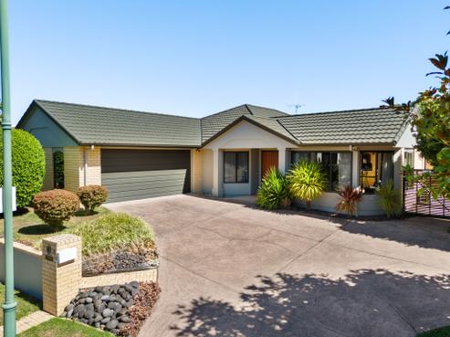76 Huntington Drive, Huntington