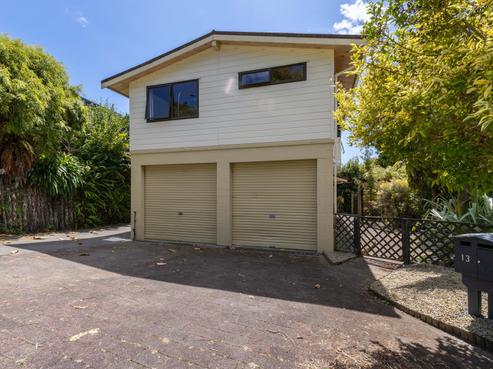 13 Lindaver Grove, Merrilands