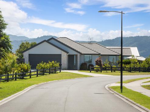 7 Eastbank Drive, Katikati