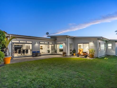 33 O'farrell Drive, One Tree Point