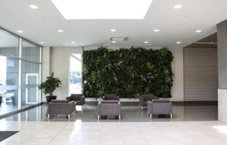 Modern Open Plan Office: Prime Connectivity