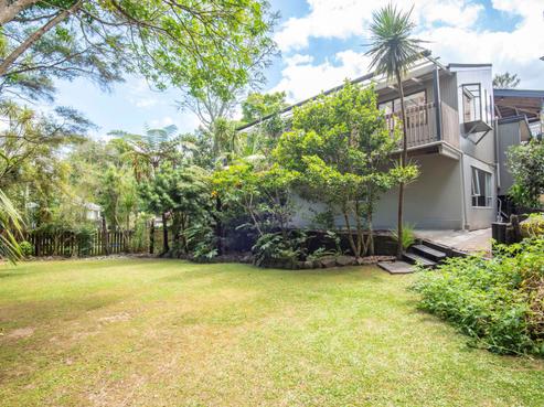 90 Aeroview Drive, Beach Haven