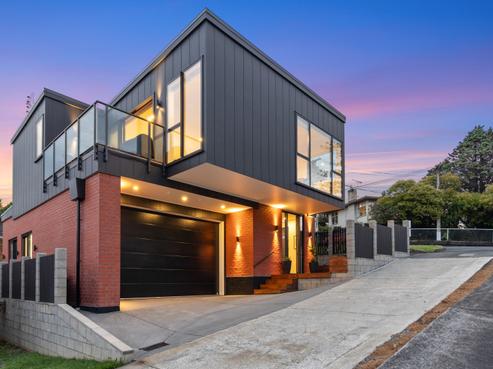 32 Seacliffe Road, Hillsborough