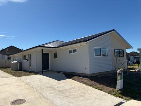 19 Clyde Crescent, Roslyn