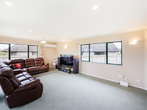140 Pacific Drive, Fitzherbert