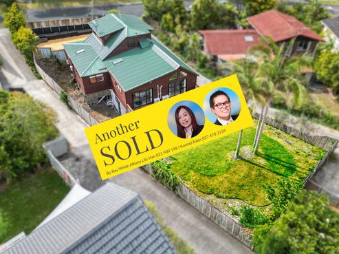 2/2 Rossmore Terrace, Murrays Bay
