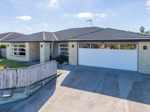 145 Milne Drive, Paraparaumu