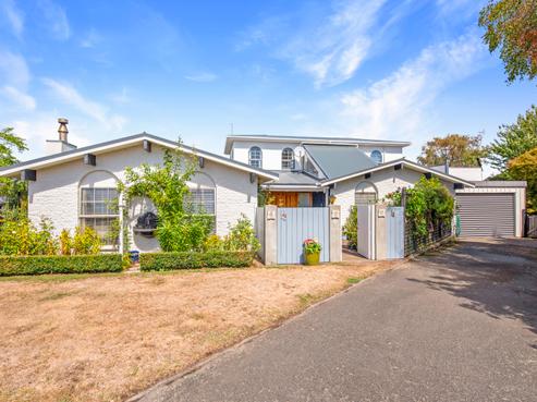 19 Callender Terrace, Paraparaumu Beach