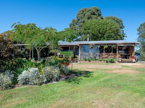402 Apirana Road, Horohoro