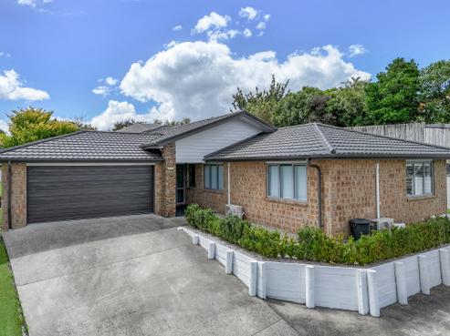 8 Heathfield Avenue, Huntington