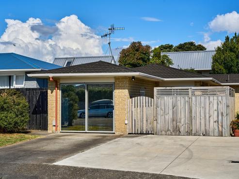 18 Anthony Grove, Paraparaumu Beach