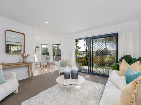 4 Parkwood Crescent, Gulf Harbour