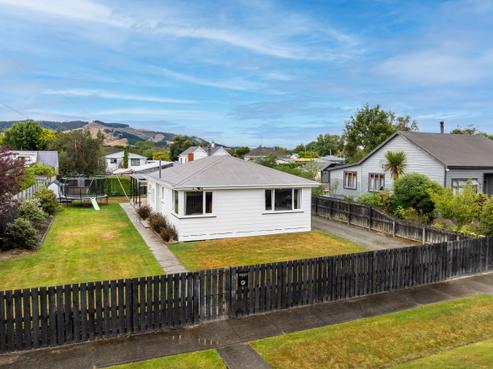 37 Dryden Street, Milton