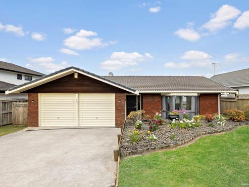 32 Lexington Drive, Botany Downs