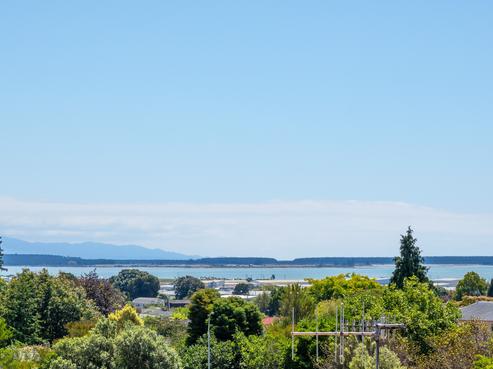 27 Idesia Grove, Richmond