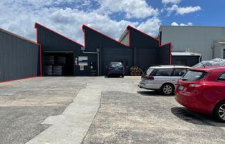 Industrial Warehousing 1,300m2 and Yard 400m2