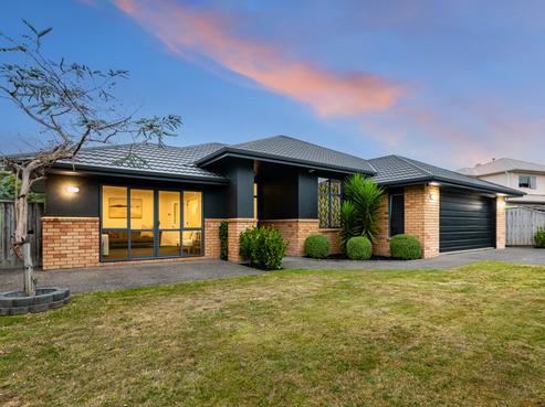 8 Tararua Close, Aotea
