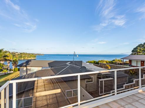 1019A Whangaparaoa Road, Matakatia