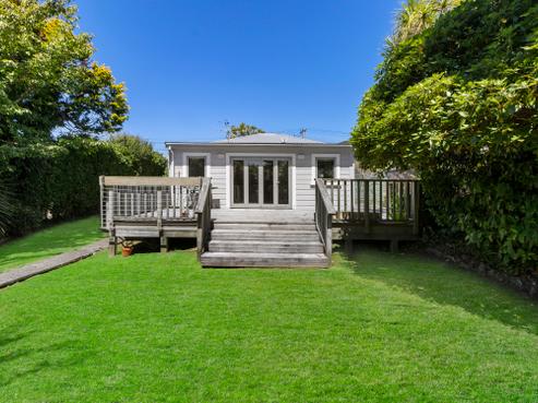 8 Lewer Street, Karori