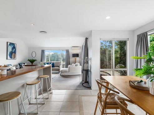 26 Admirals Court Drive, Greenhithe
