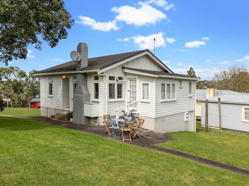 50 Woodlands Crescent, Browns Bay