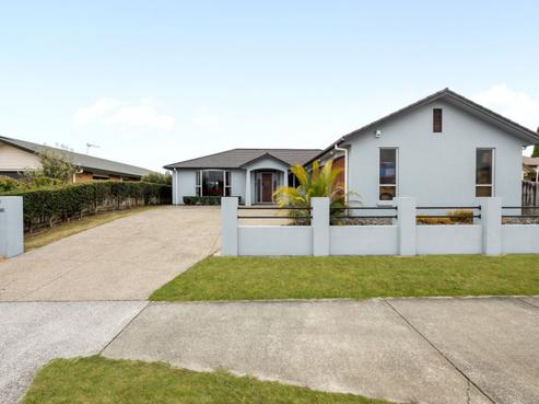 13 Palliser Drive, Huntington