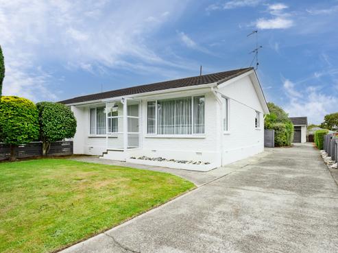 2/237 Queens Drive, Windsor