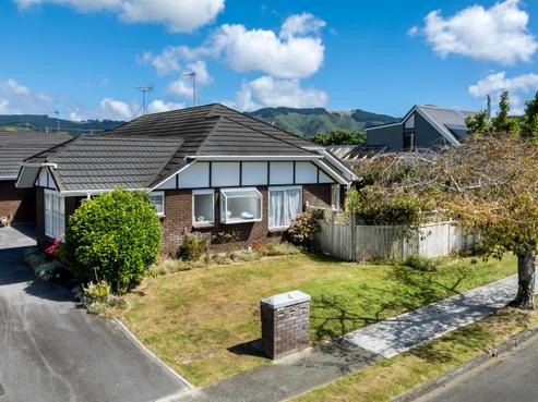 4A Comeskey Grove, Elderslea