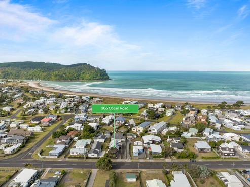 306 Ocean Road, Whangamata