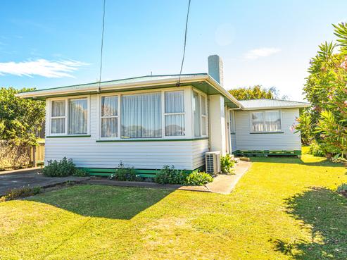 32 Surrey Road, Springvale