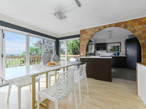 2/12 Willis Street, Torbay