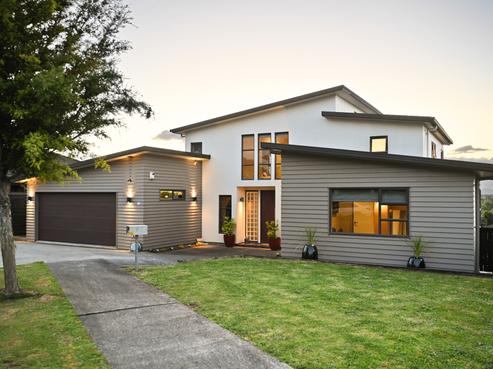 8 Bishopsworth Way, Huntington