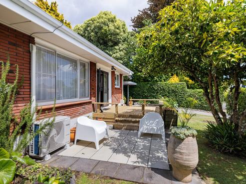 755 River Road, Chartwell