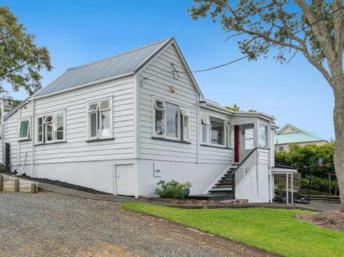 3 Gow Street, Helensville