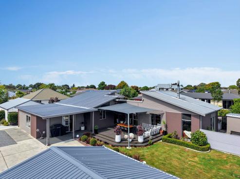 11A Larch Place, Casebrook