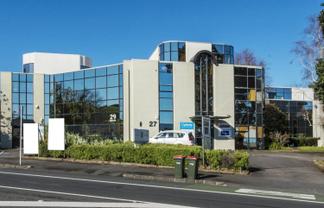 COST EFFECTIVE EPSOM OFFICE + 25 PARKS 
