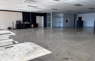 Warehouse & Showroom 