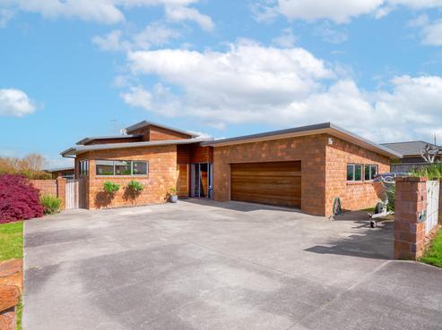 76 Rototuna Road, Rototuna