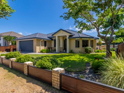 120 Milne Drive, Paraparaumu
