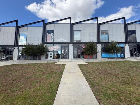 4/11 Northside Drive, Westgate