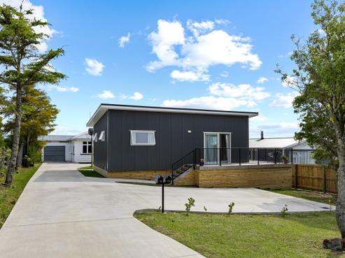 16 Tomas Street, Wellsford