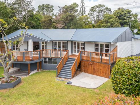 456 Don Buck Road, Massey